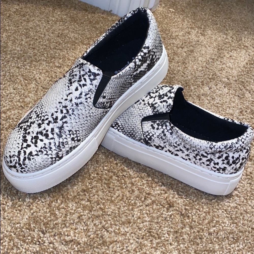 qupid snakeskin platform slip on sneaker